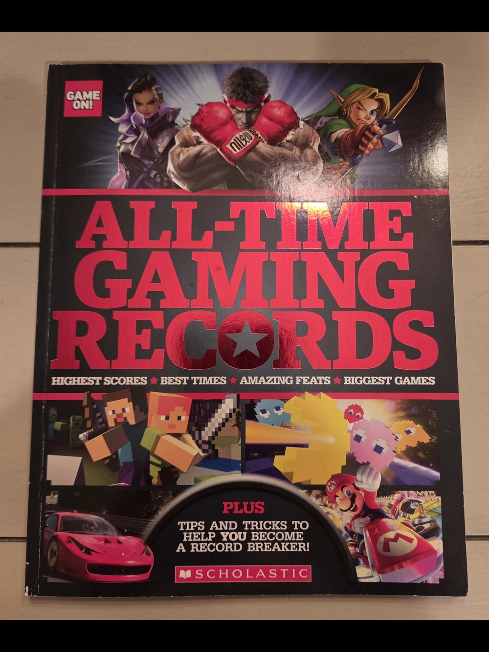 "Game On - All-Time Gaming Records" - Paperback - By Scholastic